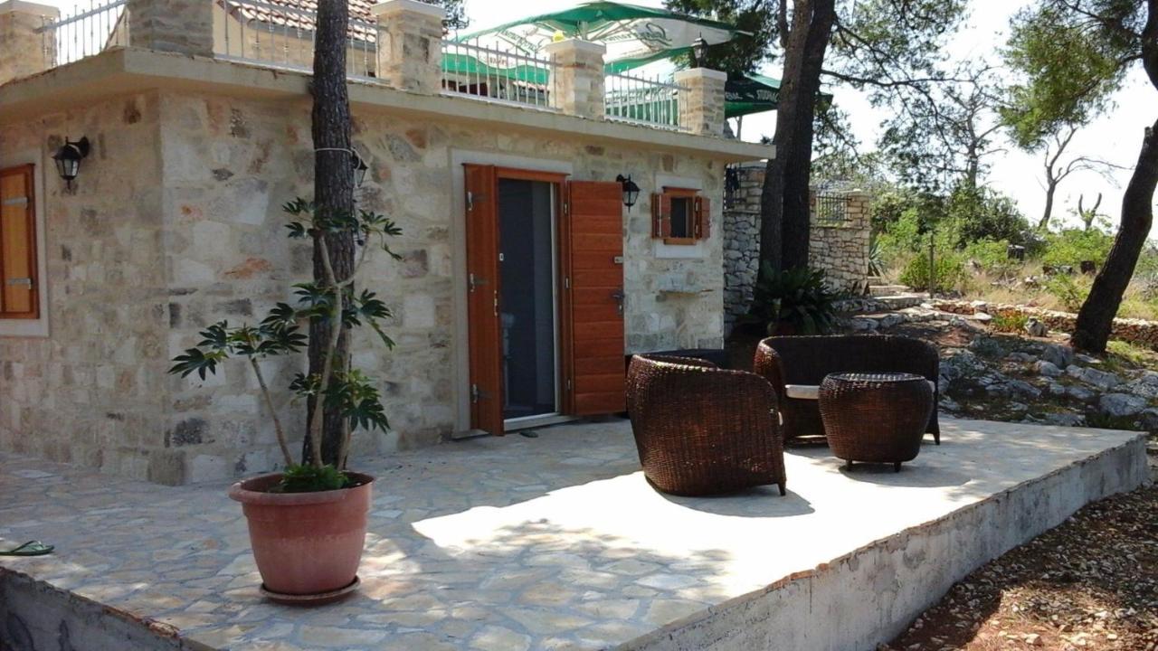 Vila House Vesna Kupinova Milna  Exteriér fotografie